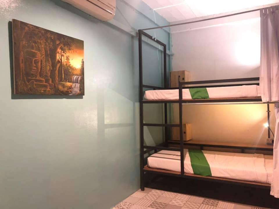 Route 66 Music Restaurant & Hostel Siem Reap Exterior photo