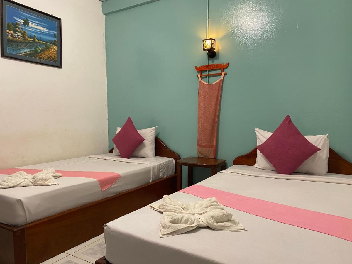 Route 66 Music Restaurant & Hostel Siem Reap Exterior photo